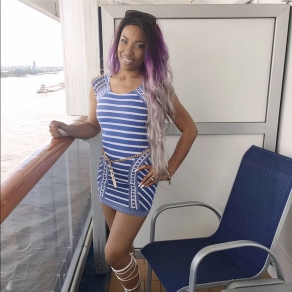 Blue and white dress with spiked shoulders - Picture 4 of 8